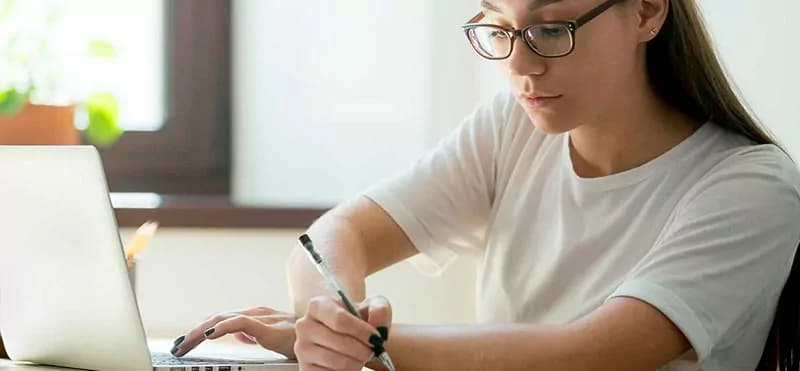 online b2 deutschkurs: Lerninhalte für alle Altersgruppen zugänglich