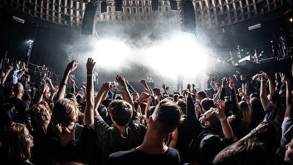 After-Work-Momente, die Berlin bewegen, als Teamevent und exklusiv für geschlossene Guppen für 20 bis 120 Personen in der Eventlocation Vivont Berlin