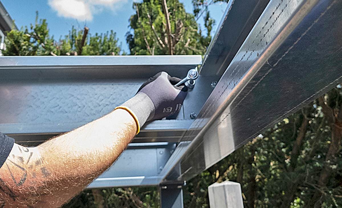 Terrassenüberdachung mit Markise: Der ideale Ort für gesellige Abende